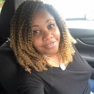 Meet your Posher, Yolanda